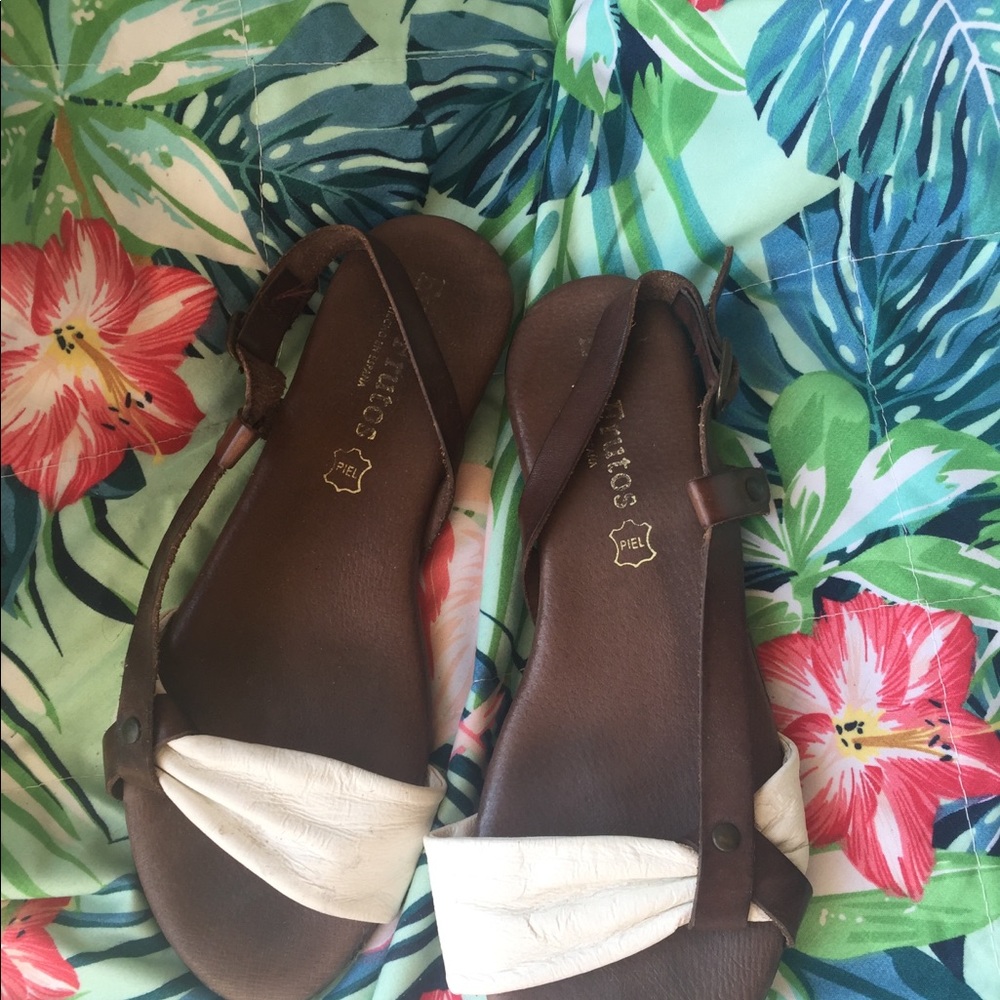 Leather flat white& brown sandals made in Spain